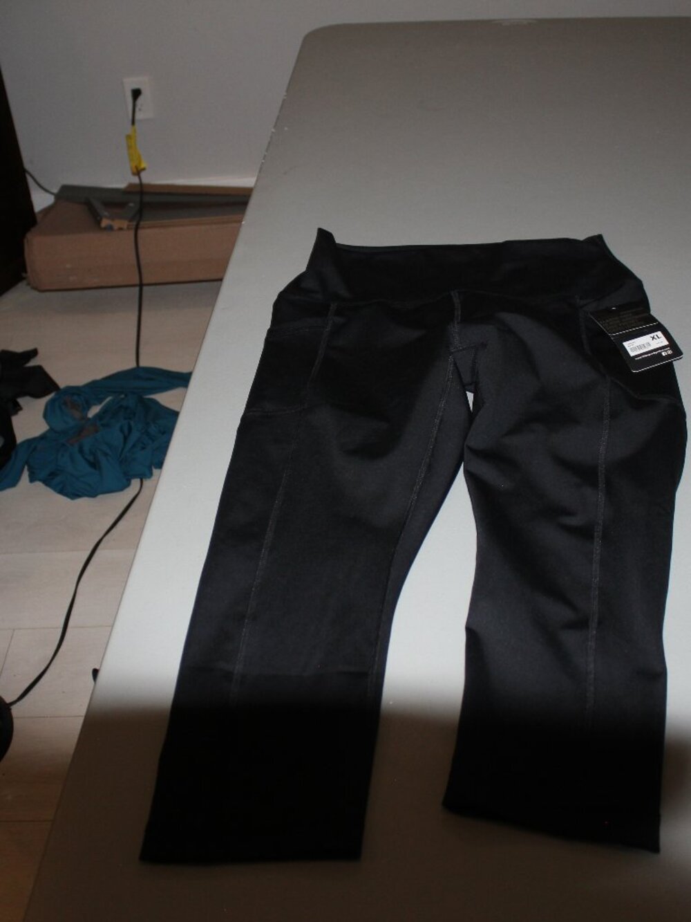 Black 90 Degree High Waist Capris Size XL New